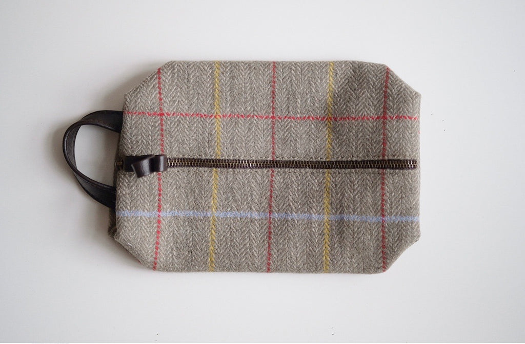 Tweed Wash Bag Sage